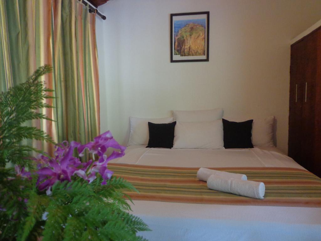 Brown'S Edge Residence Galle Extérieur photo